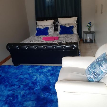 Ruros Guest House Kempton Park Kültér fotó
