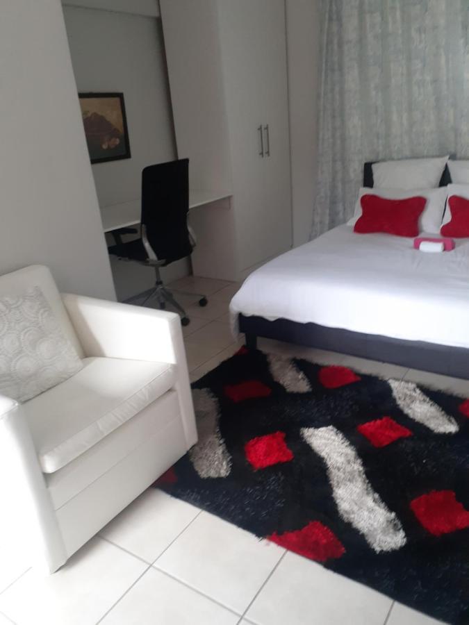 Ruros Guest House Kempton Park Kültér fotó