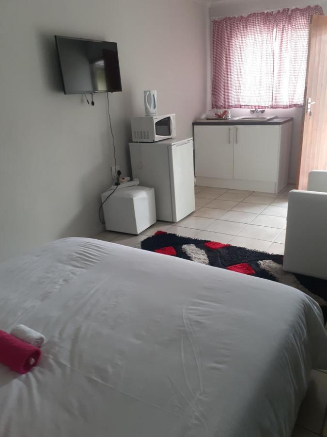Ruros Guest House Kempton Park Kültér fotó