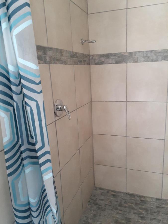 Ruros Guest House Kempton Park Kültér fotó